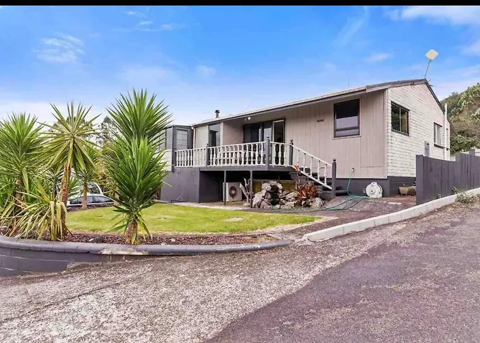 Mountain Top Kiwi Star Holiday Home